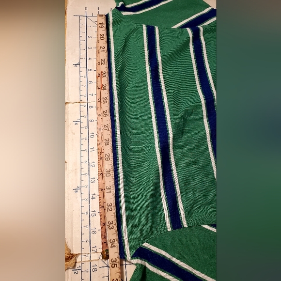 🔥NWOT International Company Green Blue White Crew Neck T-shirt Men's US Small - Picture 4 of 7